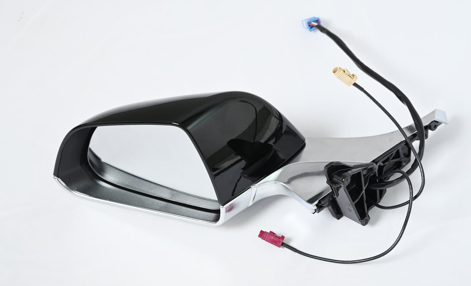 Espelho Retrovisor Exterior Esquerdo Model 3 (2017-2020) — moldura cromada
